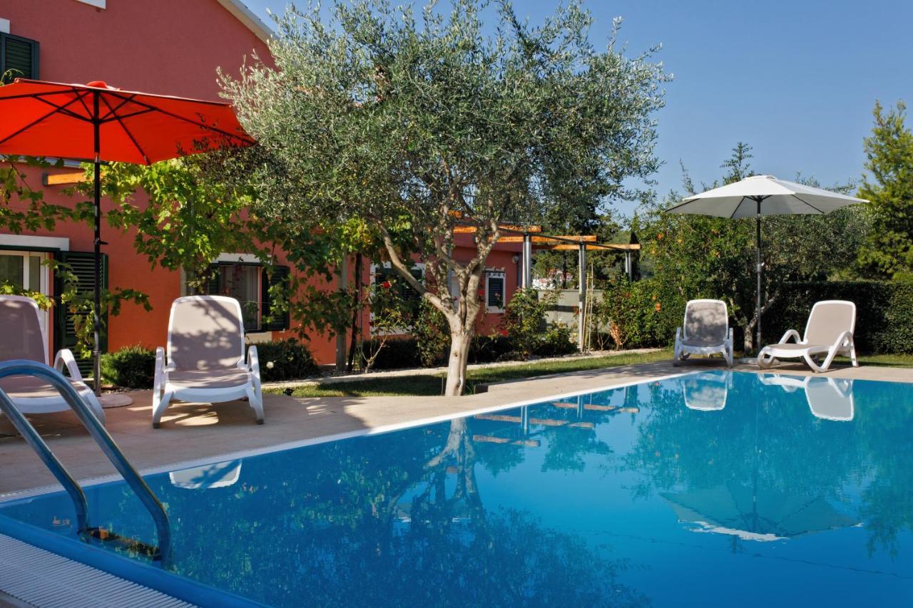 Villa Luna Sutomiscica ภายนอก รูปภาพ