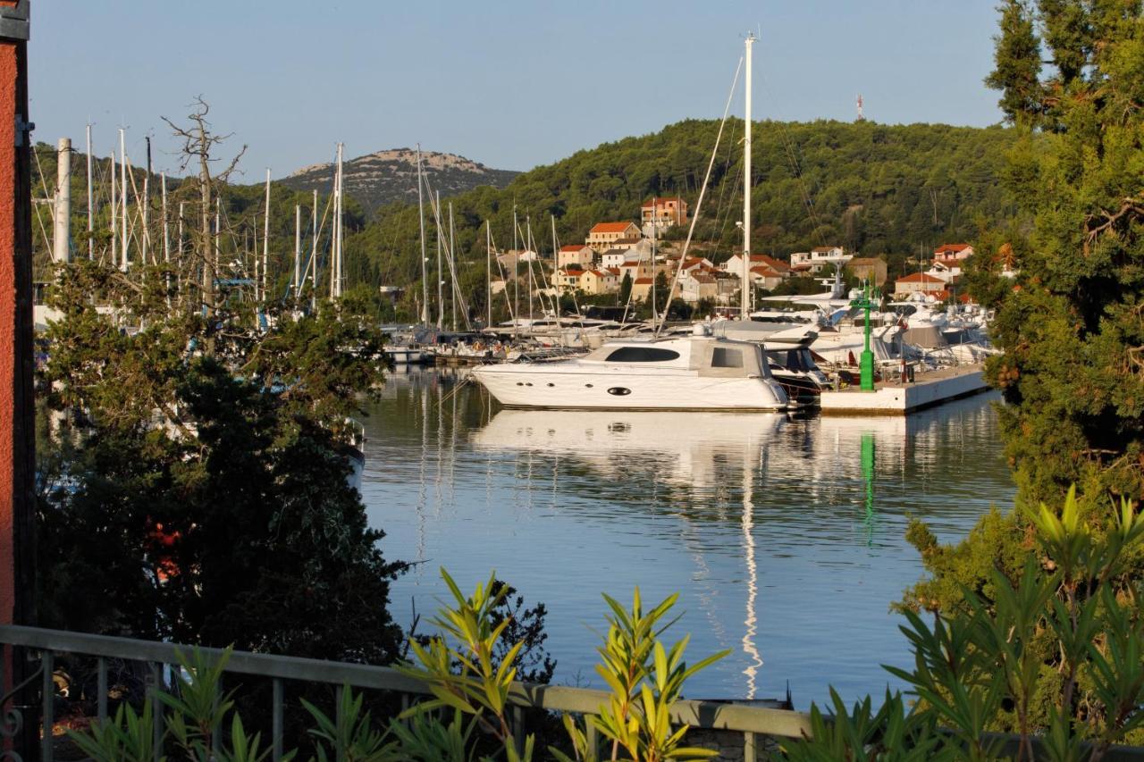 Villa Luna Sutomiscica ภายนอก รูปภาพ