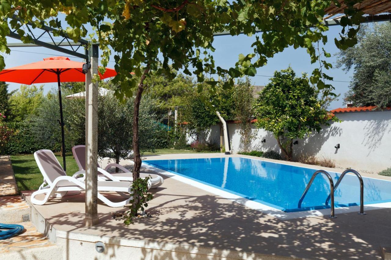 Villa Luna Sutomiscica ภายนอก รูปภาพ