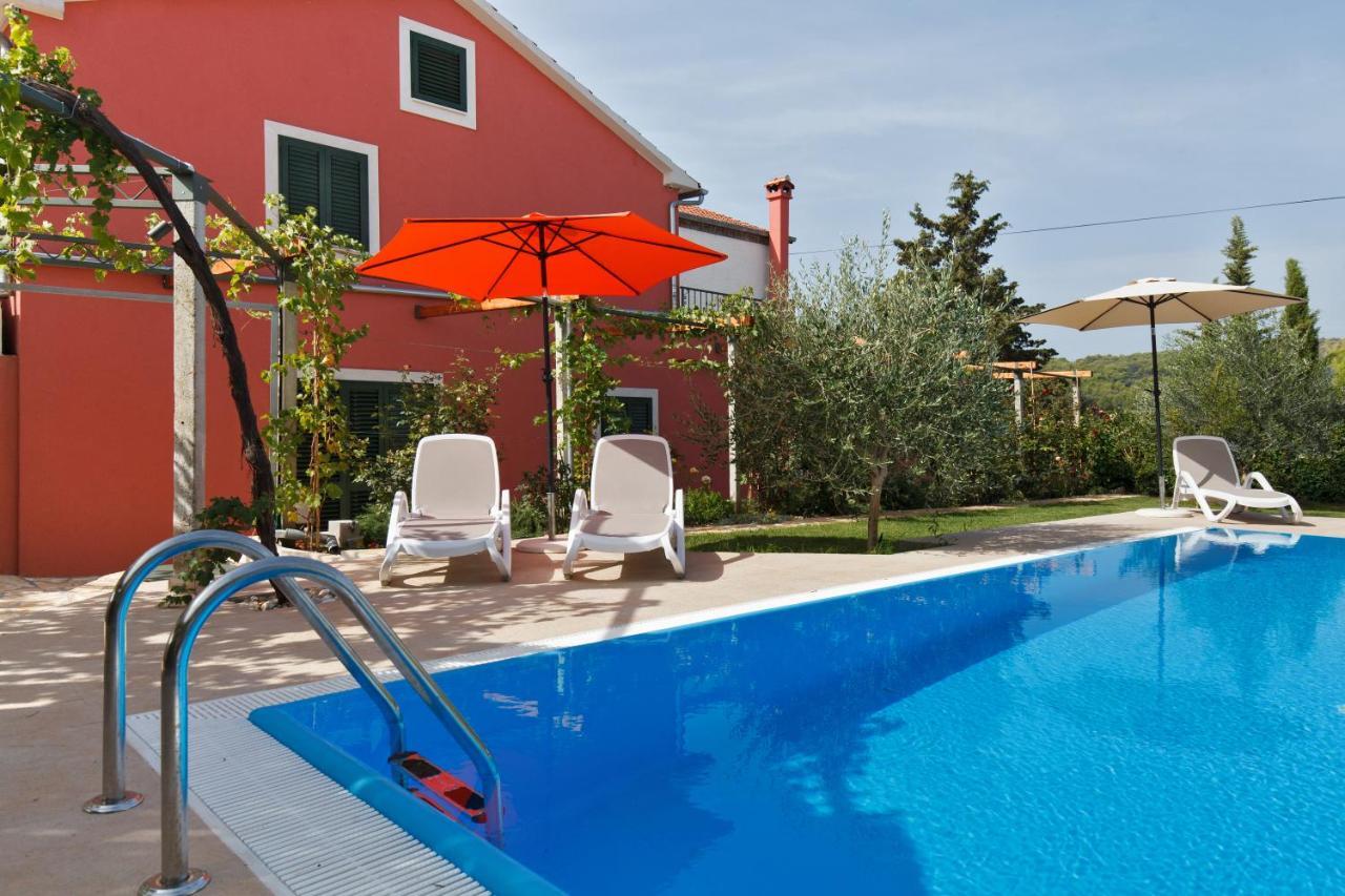 Villa Luna Sutomiscica ภายนอก รูปภาพ